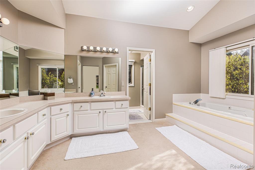 575 Gallaland Avenue Rochester Hills, MI 48307 - Photo 11 of 18