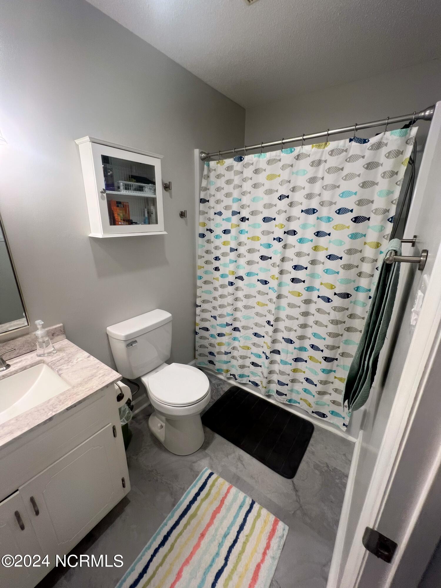 4907 Briarhill Road New Bern, NC 28562 - Photo 31 of 44 2nd floor full bath