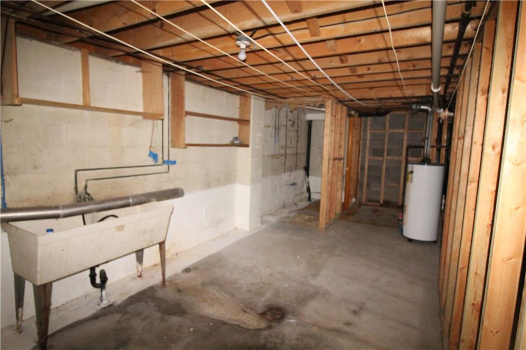 236 Brownlee Road Eighty Four, PA 15330 - Photo 14 of 25 Large 10x17 Laundry Room