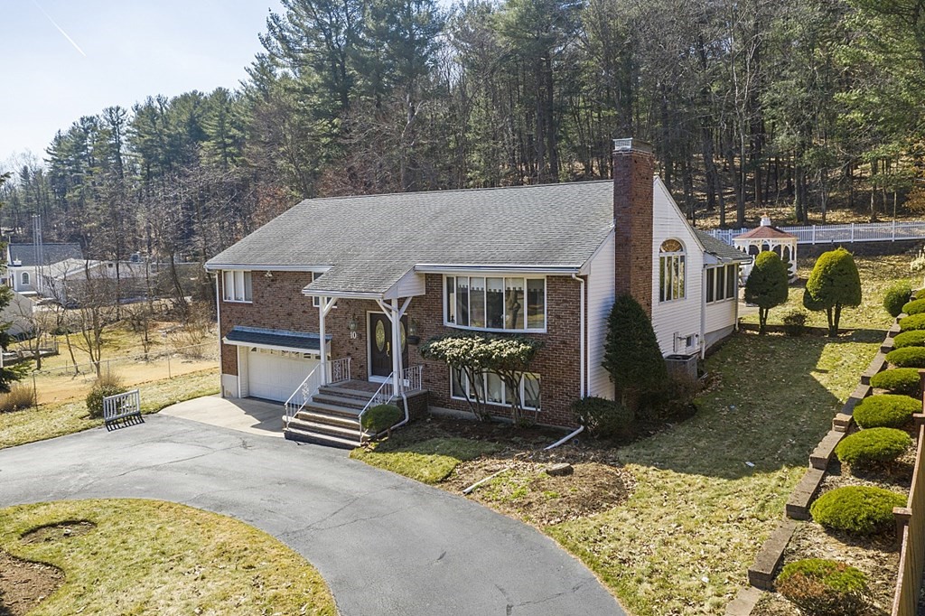 10 Randell Road Saugus, MA 01906 - Photo 1 of 42 Gallery Image 1