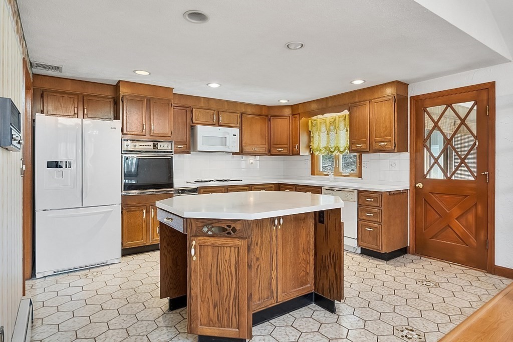 10 Randell Road Saugus, MA 01906 - Photo 13 of 42 Gallery Image 13