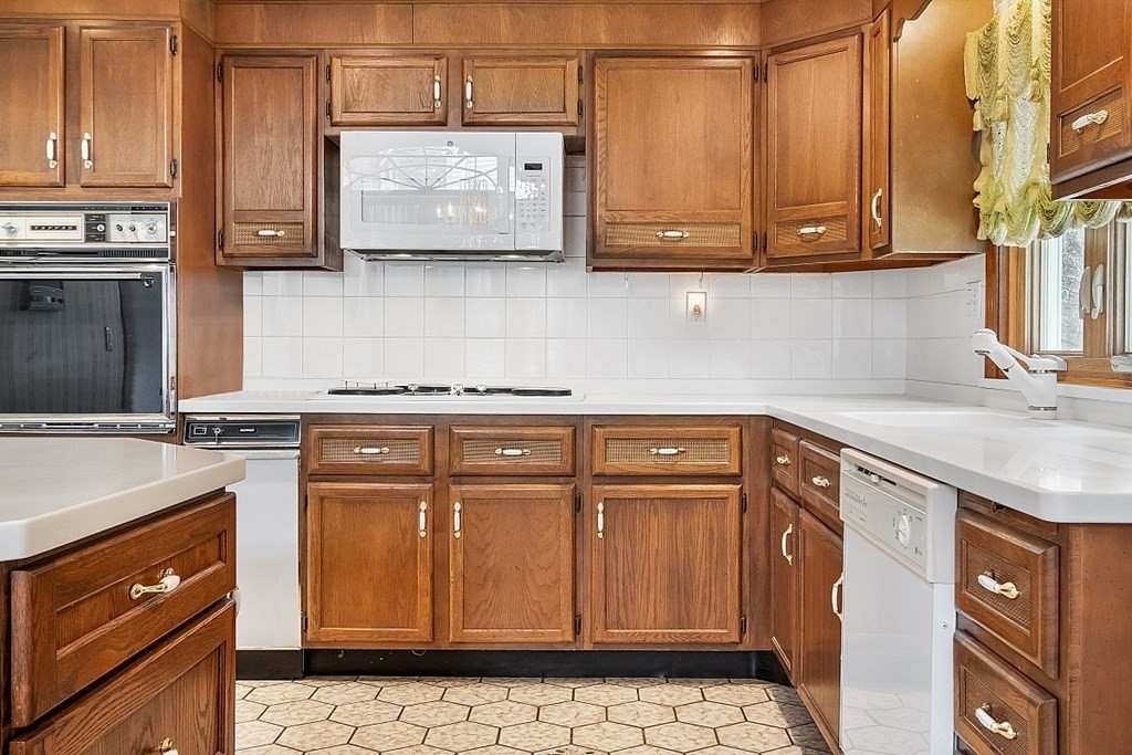 10 Randell Road Saugus, MA 01906 - Photo 14 of 42 Gallery Image 14