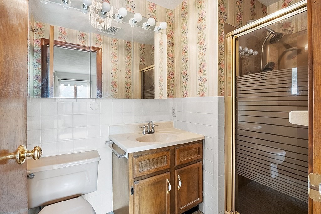 10 Randell Road Saugus, MA 01906 - Photo 19 of 42 Gallery Image 19