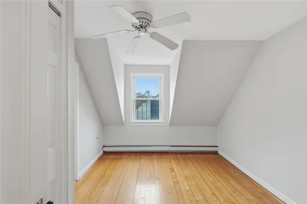 $1,895 | 135 Columbia Avenue, Unit 3, Cranston, RI 02905