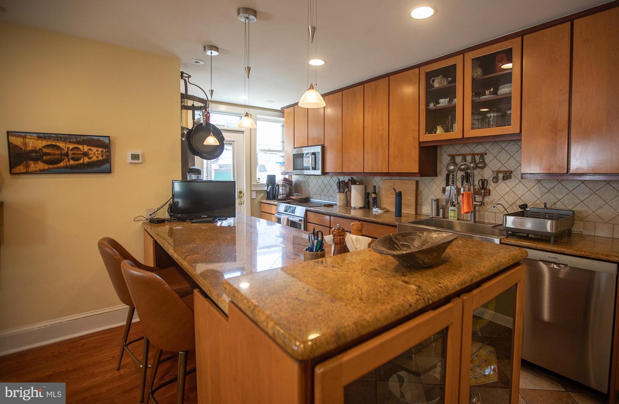304 Wellesley Road Philadelphia, PA 19119 - Photo 13 of 34 Kitchen/breakfast bar