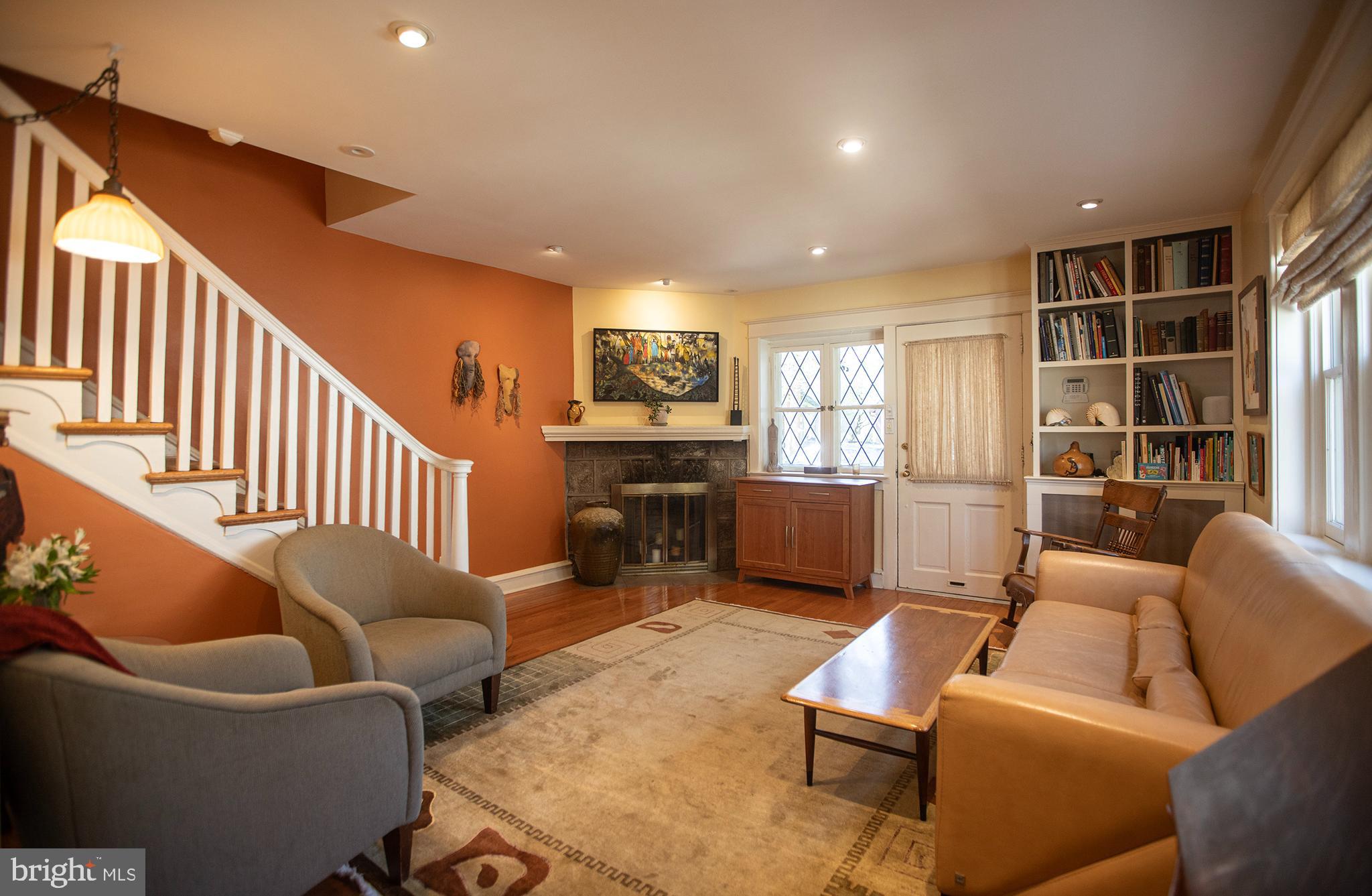 304 Wellesley Road Philadelphia, PA 19119 - Photo 6 of 34 Living room
