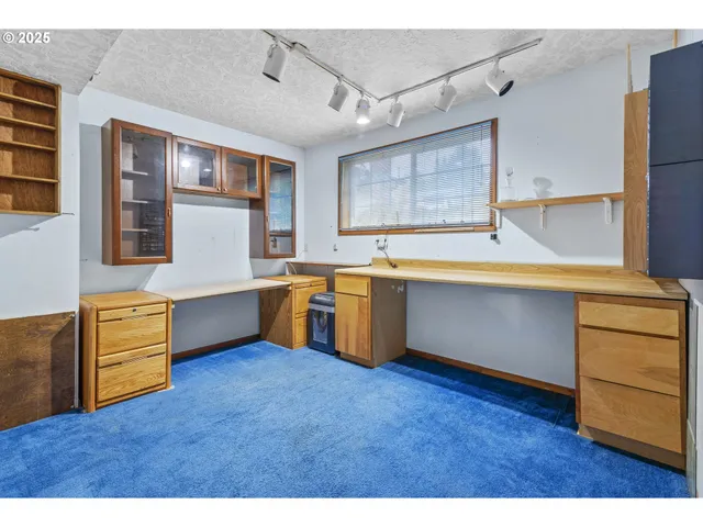 $585,000 | 7693 Southeast Strawberry Lane, Milwaukie, OR 97267