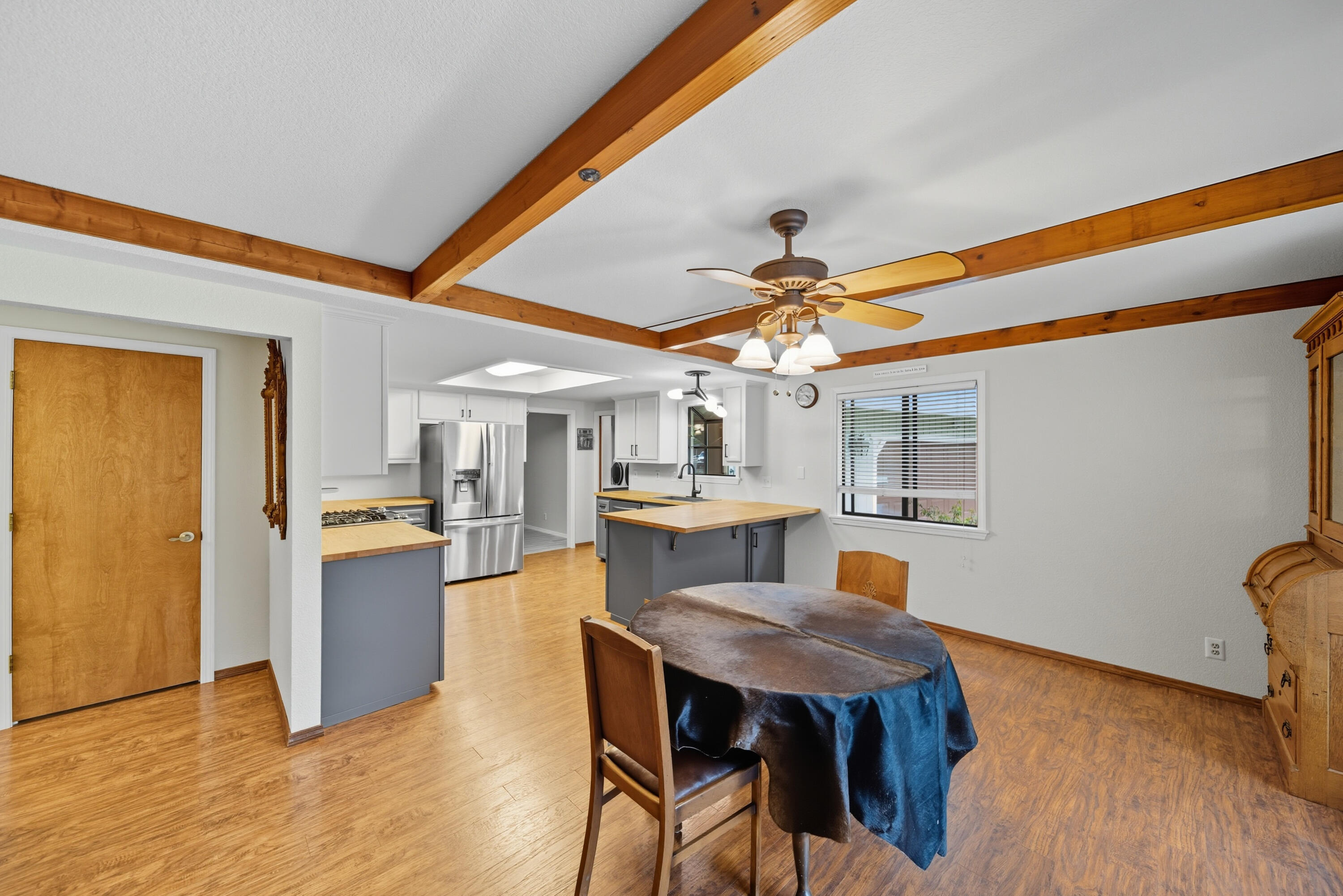 7213 Amigo Way Redding, CA 96002 - Photo 11 of 53 DSC00107