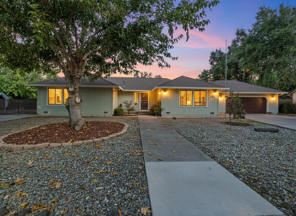 7213 Amigo Way Redding, CA 96002 - Photo 2 of 53 Twilight6