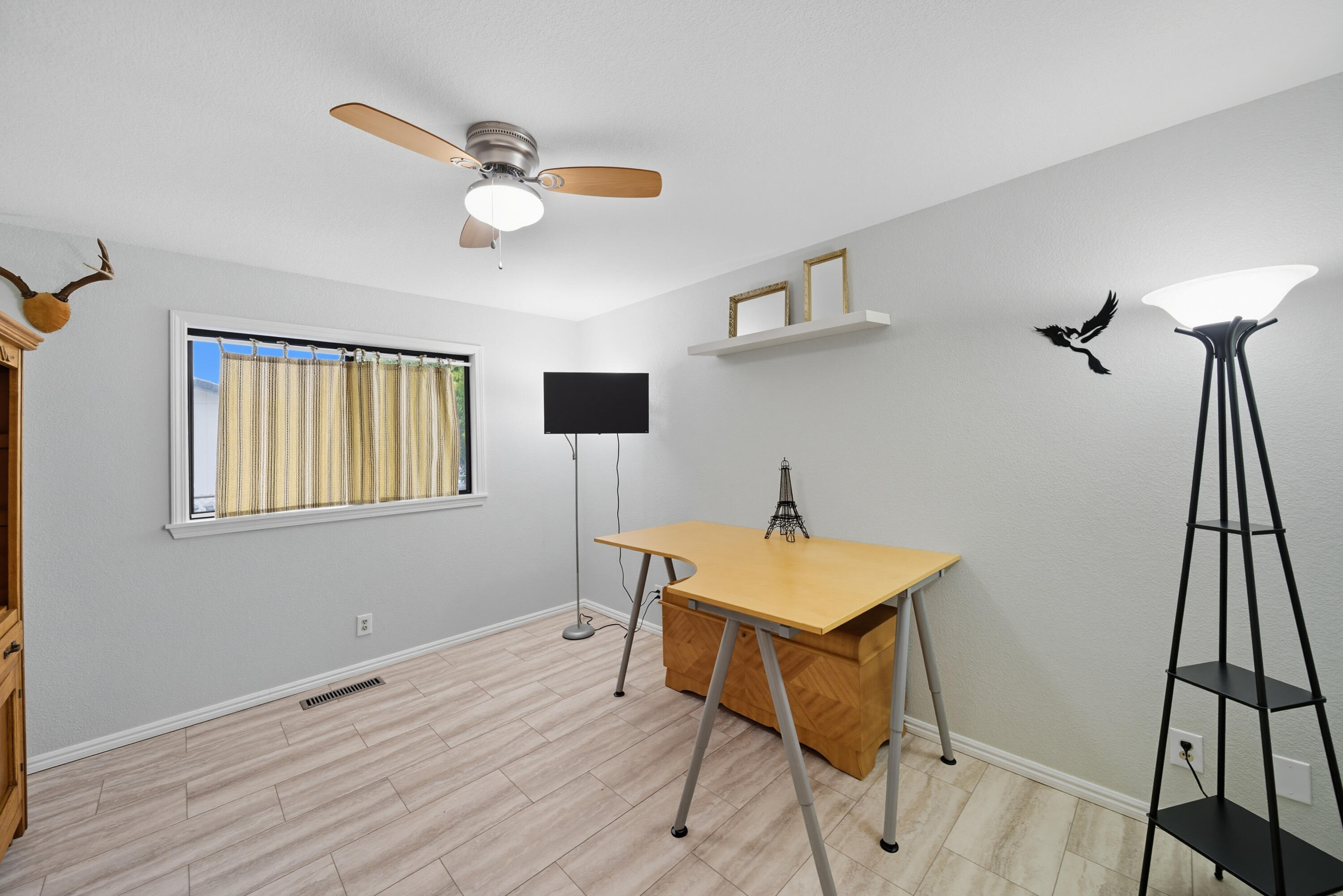 7213 Amigo Way Redding, CA 96002 - Photo 21 of 53 DSC00147