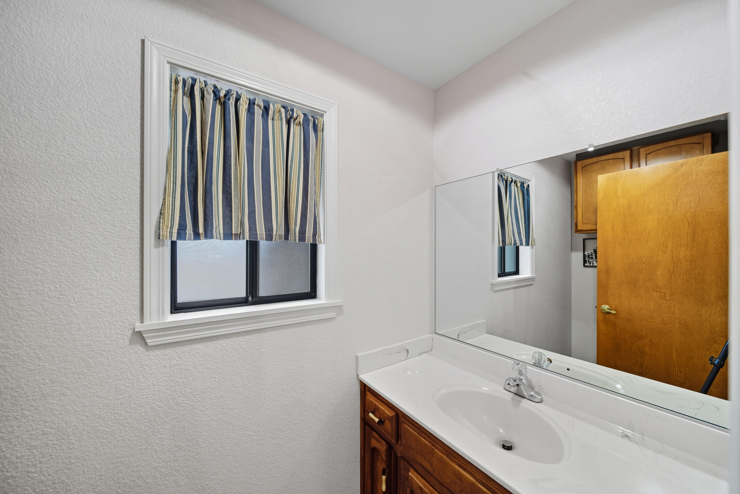 7213 Amigo Way Redding, CA 96002 - Photo 27 of 53 DSC00197