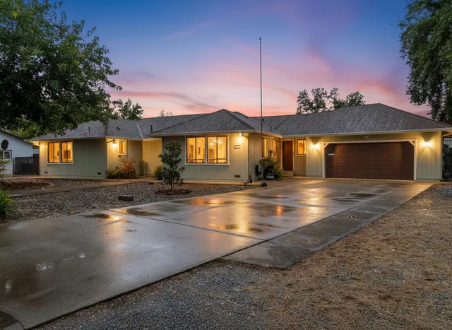 a view of a indoor basketball court