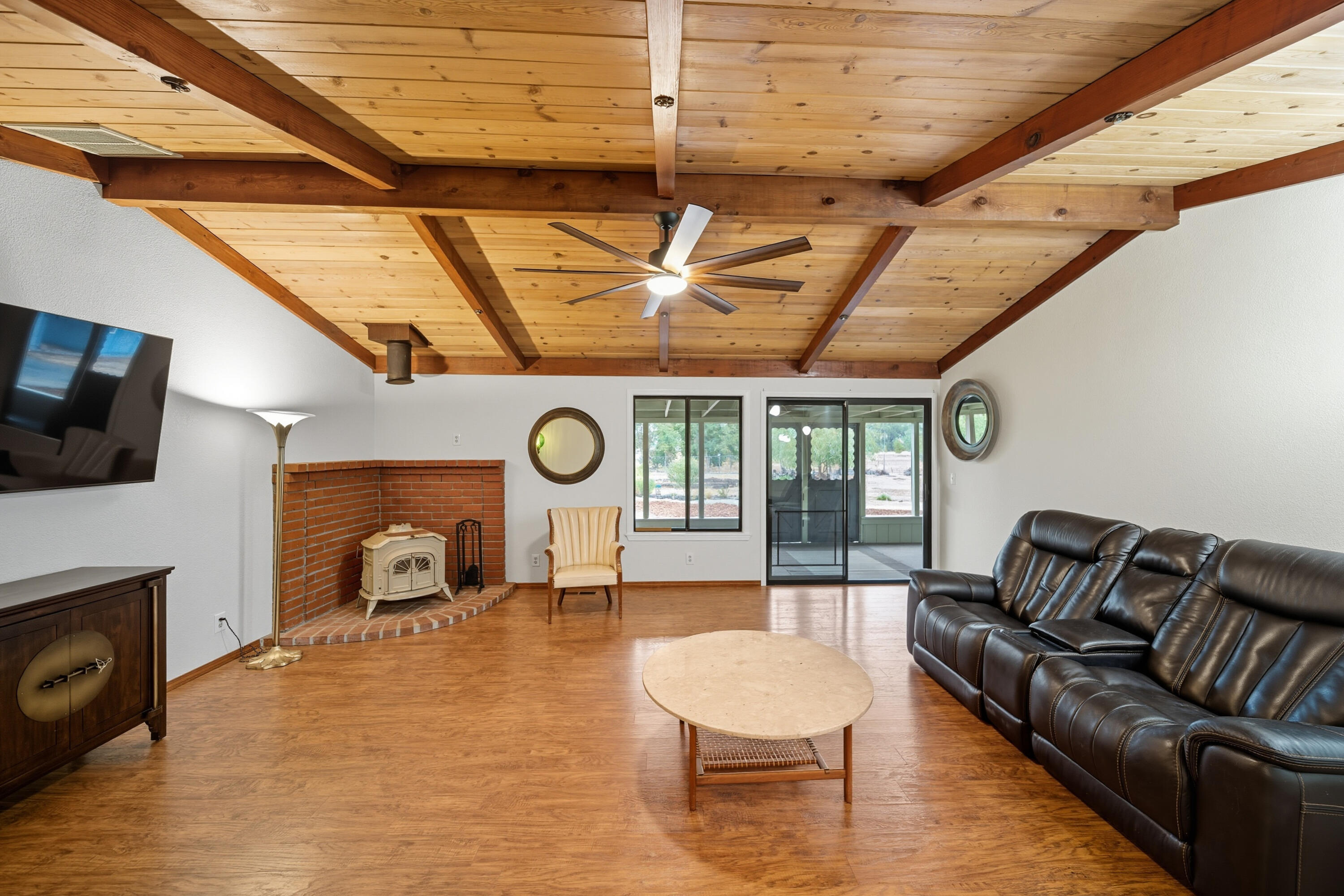 7213 Amigo Way Redding, CA 96002 - Photo 6 of 53 DSC00122