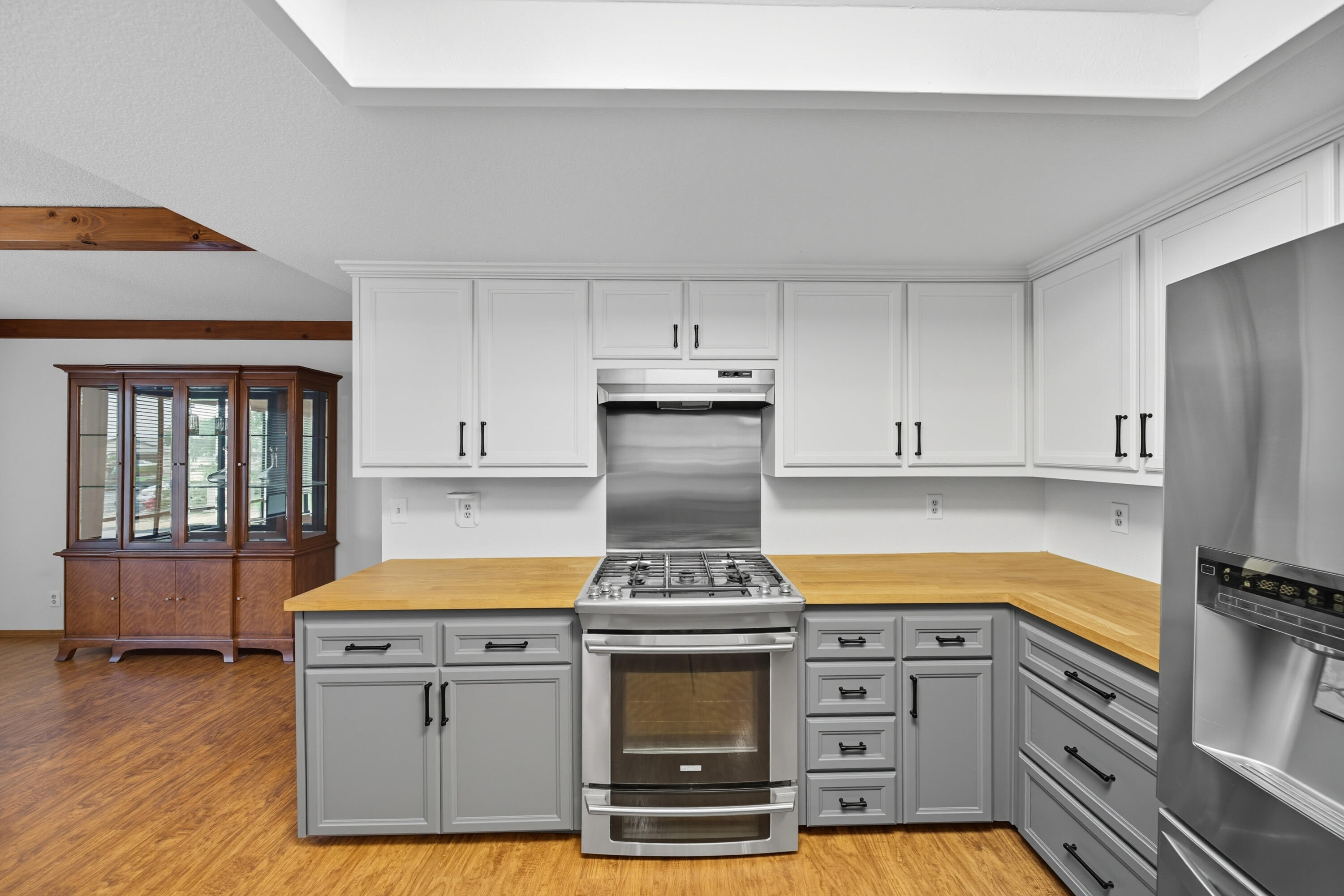 7213 Amigo Way Redding, CA 96002 - Photo 9 of 53 DSC00102