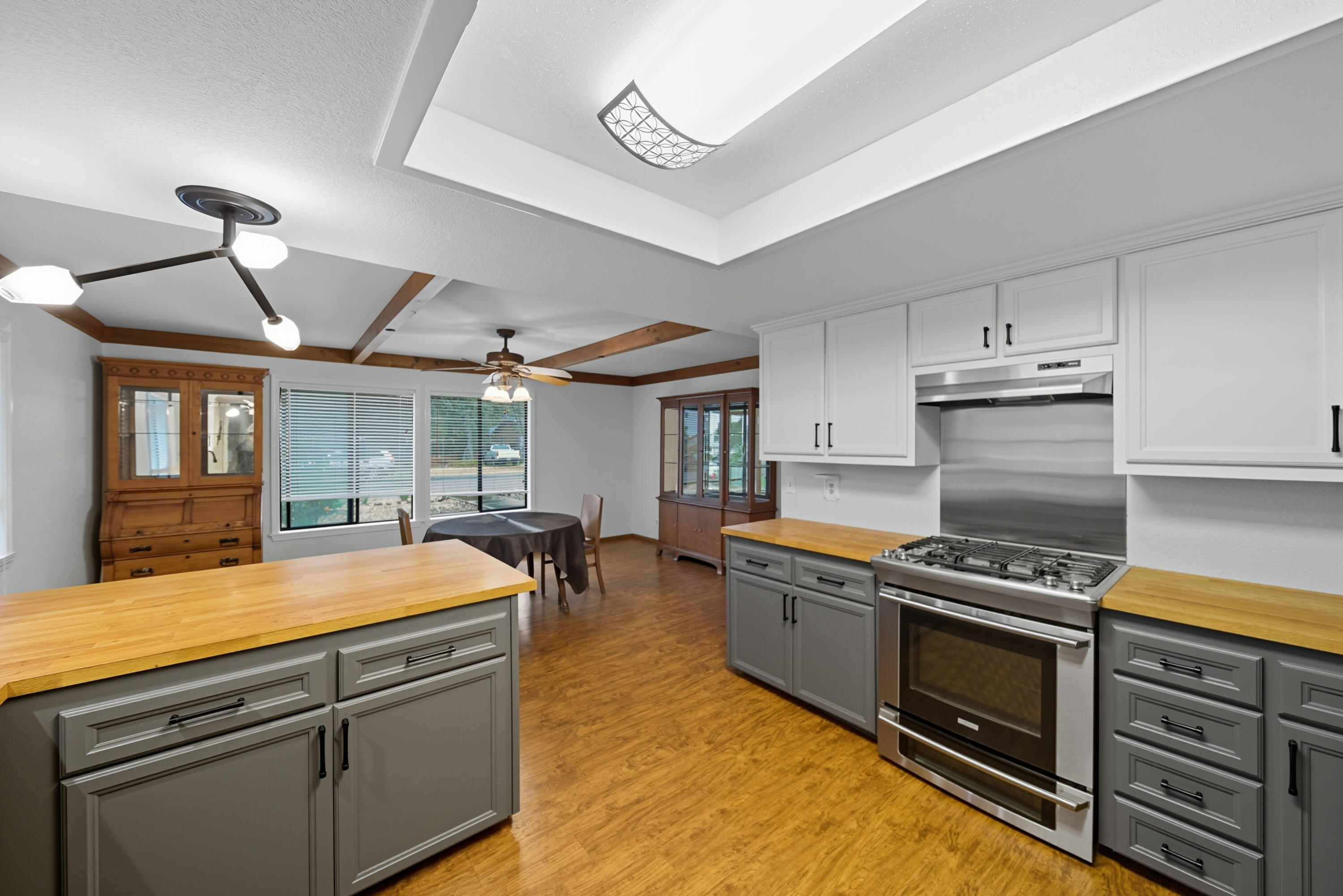 7213 Amigo Way Redding, CA 96002 - Photo 10 of 53 DSC00082