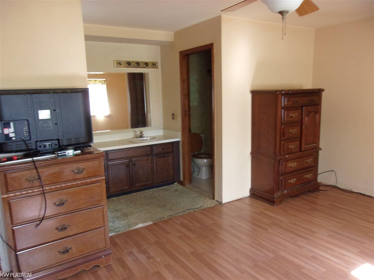 7118 Meldrum Road Fair Haven, MI 48023 - Photo 12 of 22 31293587-11.JPG