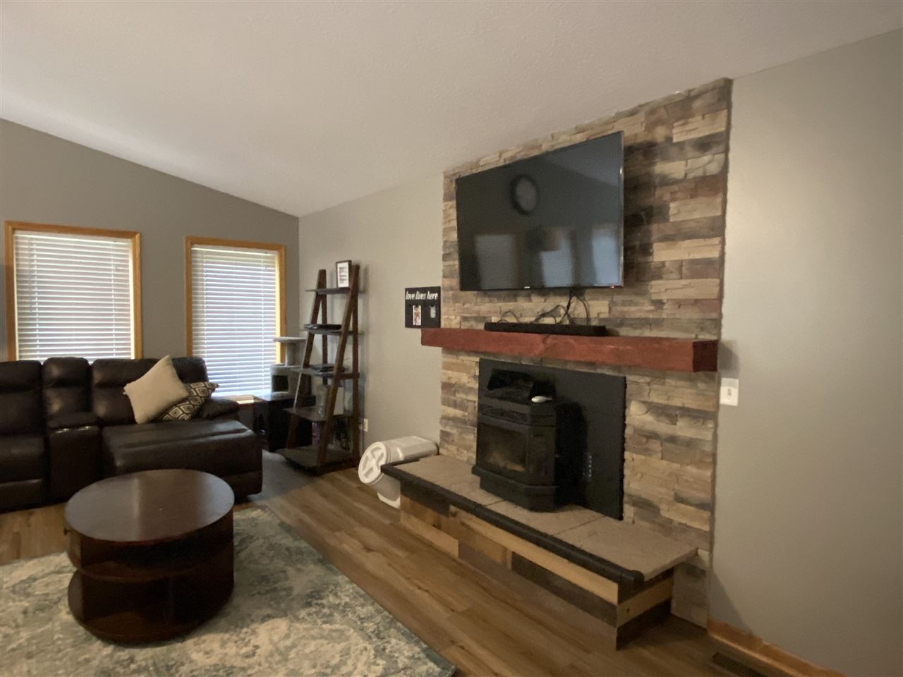 807 Quail Road Southwest Kalkaska, MI 49646 - Photo 4 of 37 1879263-3.JPG