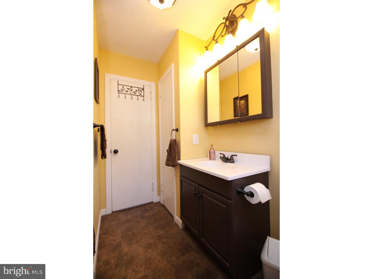 364 Colonial Road Bellmawr, NJ 08031 - Photo 13 of 17