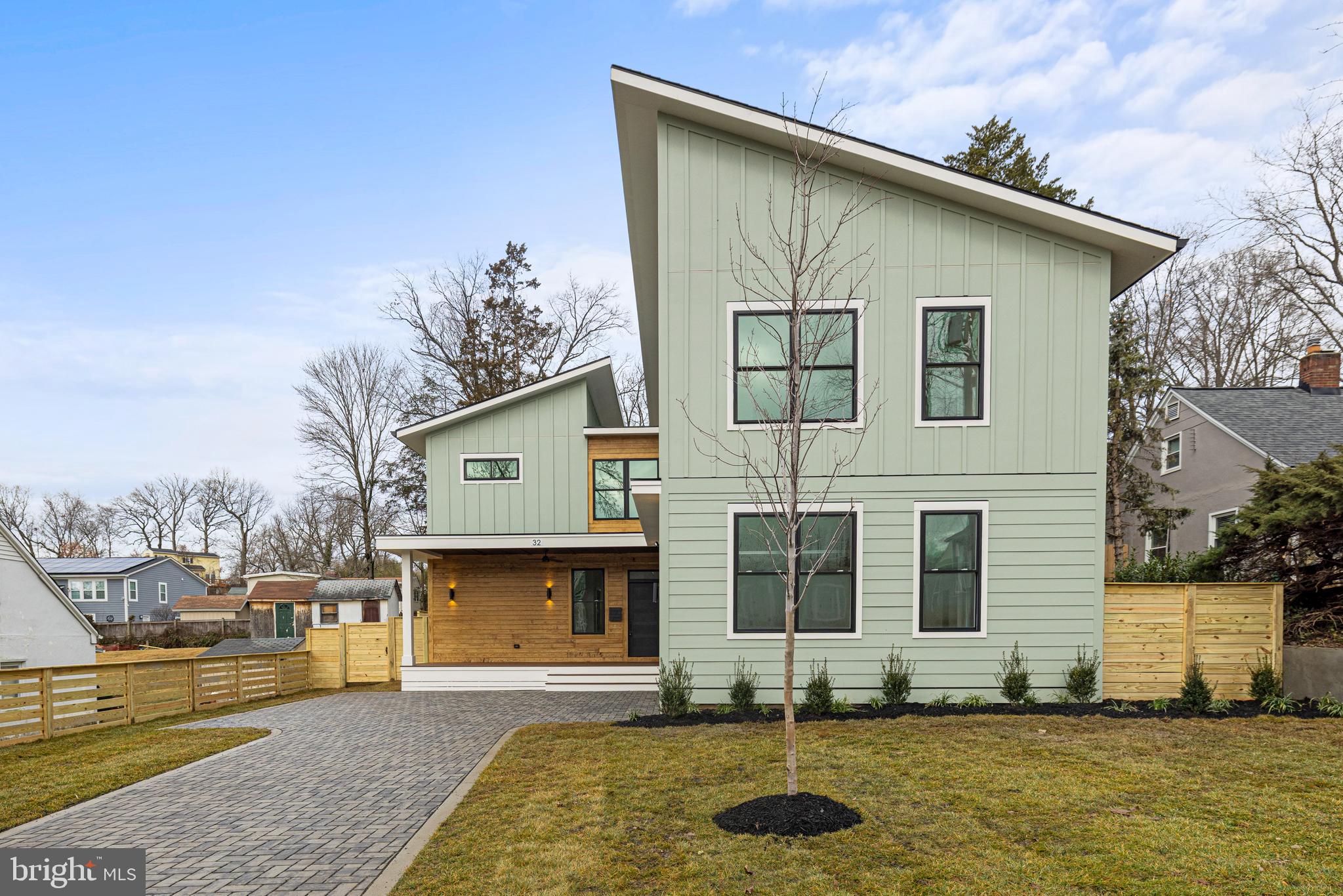 32 North Donelson St  