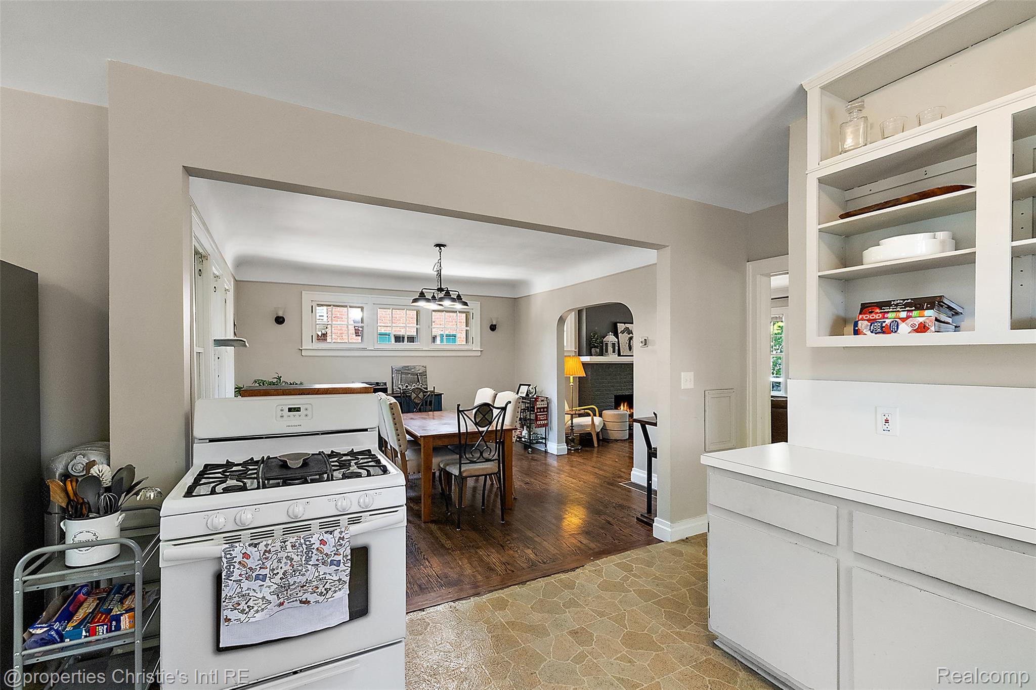 1251 Bishop Road Grosse Pointe, MI 48230 - Photo 22 of 50 39-1251 Bishop -39.jpg