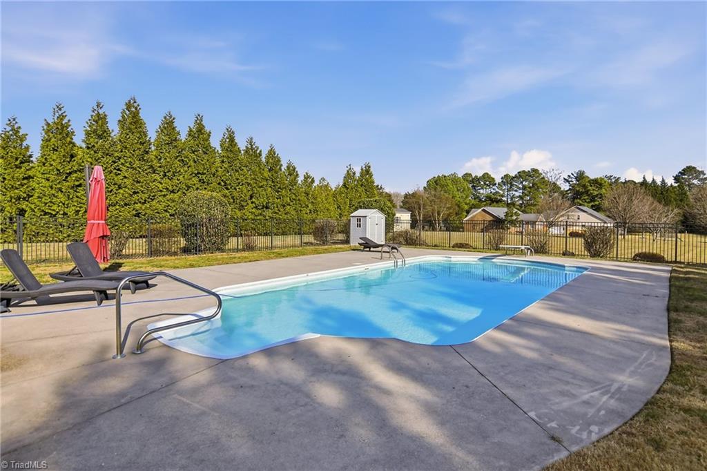 7332 Strawberry Road Summerfield, NC 27358 - Photo 31 of 47 Gallery Image 31
