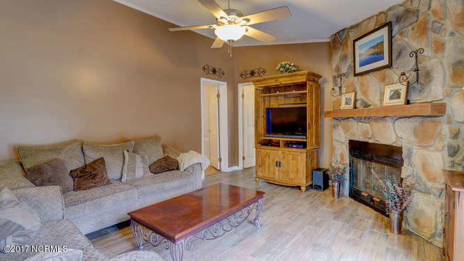 119 Summit Ridge Drive Rocky Point, NC 28457 - Photo 12 of 27 119 Summit Ridge Dr Rocky-small-014-9-P1