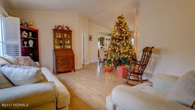 119 Summit Ridge Drive Rocky Point, NC 28457 - Photo 3 of 27 119 Summit Ridge Dr Rocky-small-005-1-P1