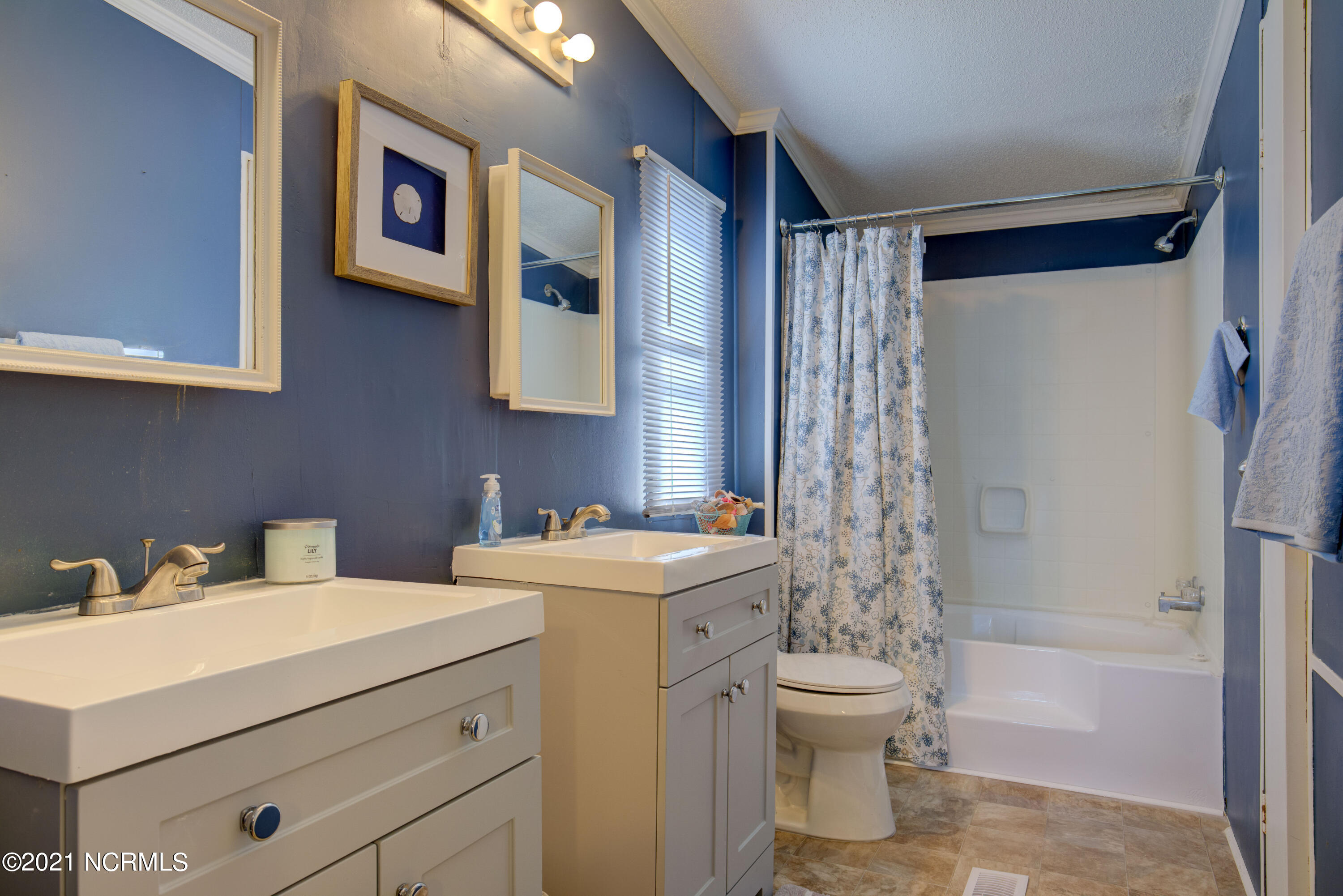 1072 Salter Path Road Atlantic Beach, NC 28512 - Photo 23 of 50 1072 Salter path - Interiors 1111_10