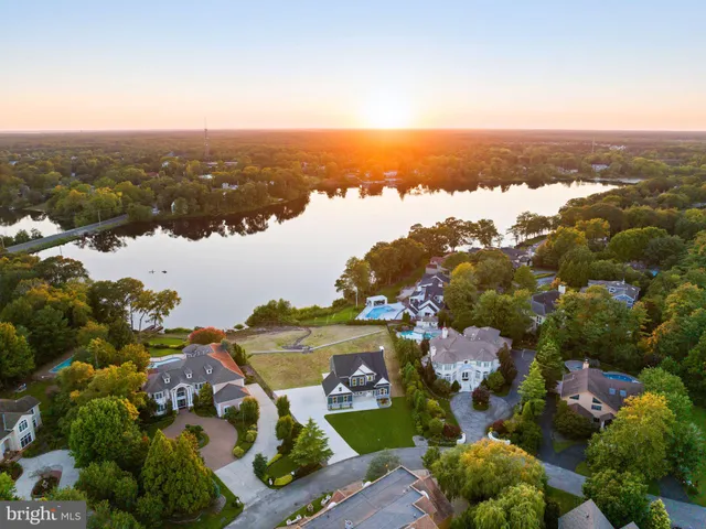 $1,150,000 | 14 Wexford Lane, Linwood, NJ 08221