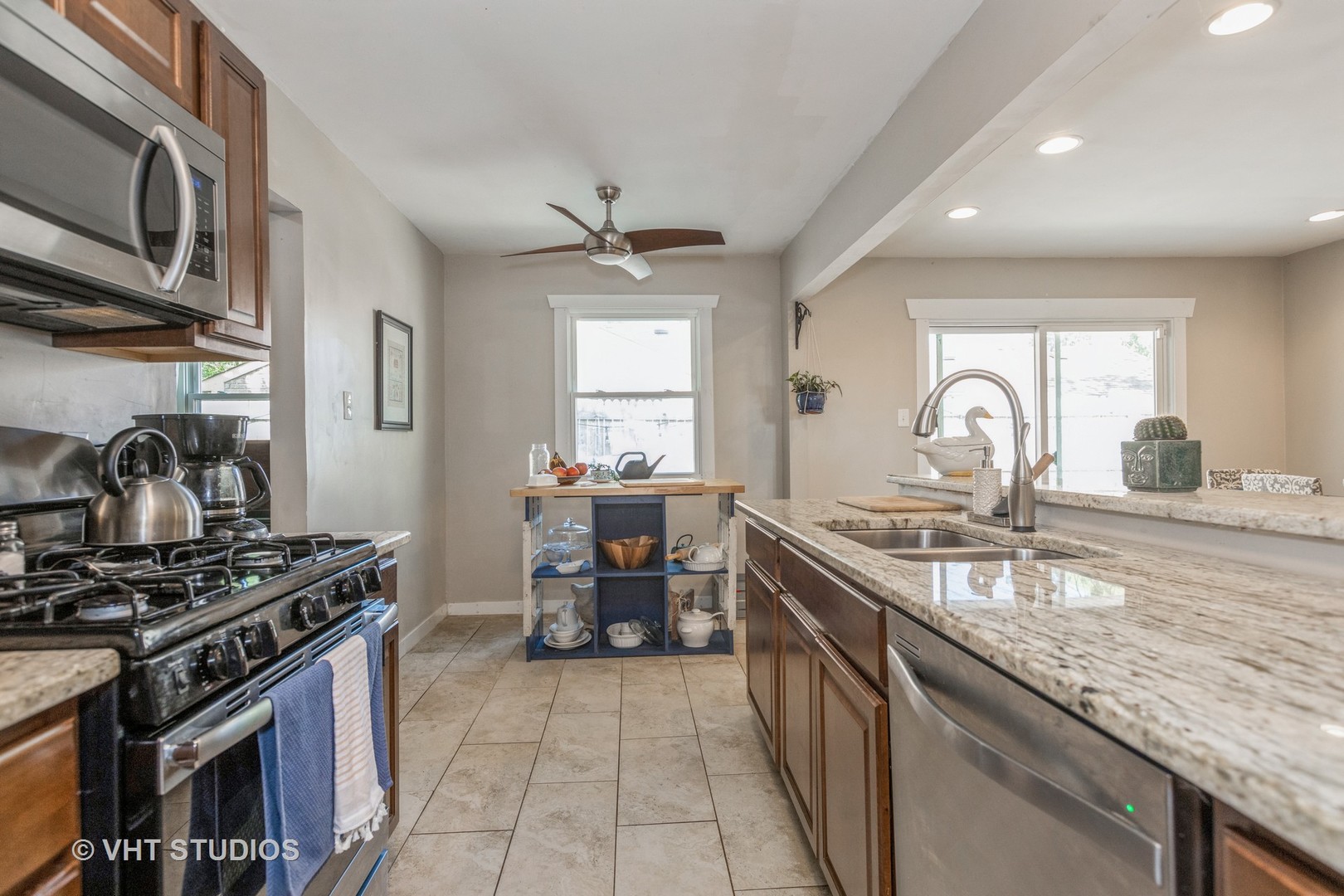 302 Seabury Road Bolingbrook, IL 60440 - Photo 3 of 14