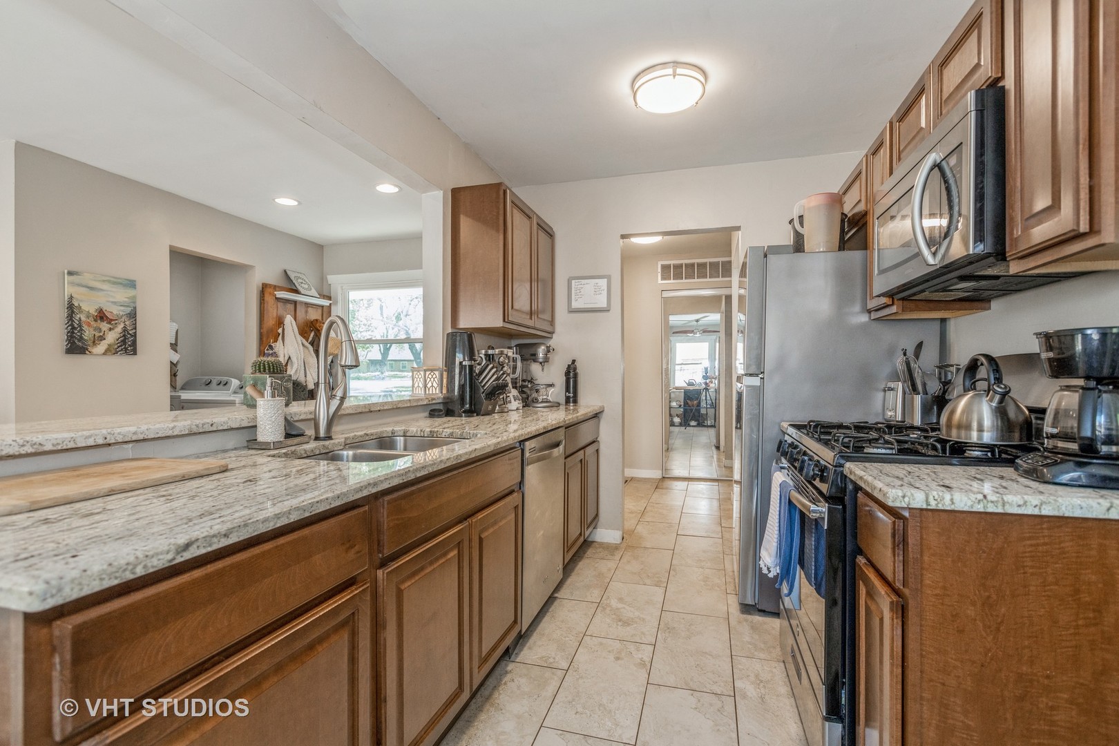 302 Seabury Road Bolingbrook, IL 60440 - Photo 4 of 14