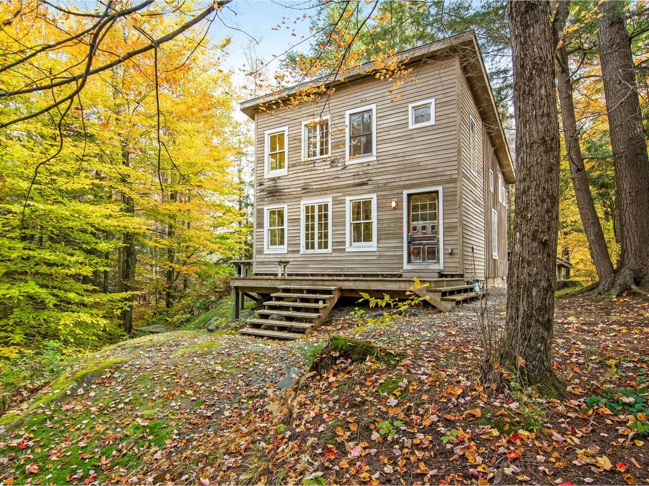 1727 Stage Road Richmond, VT 05477 - Photo 2 of 21