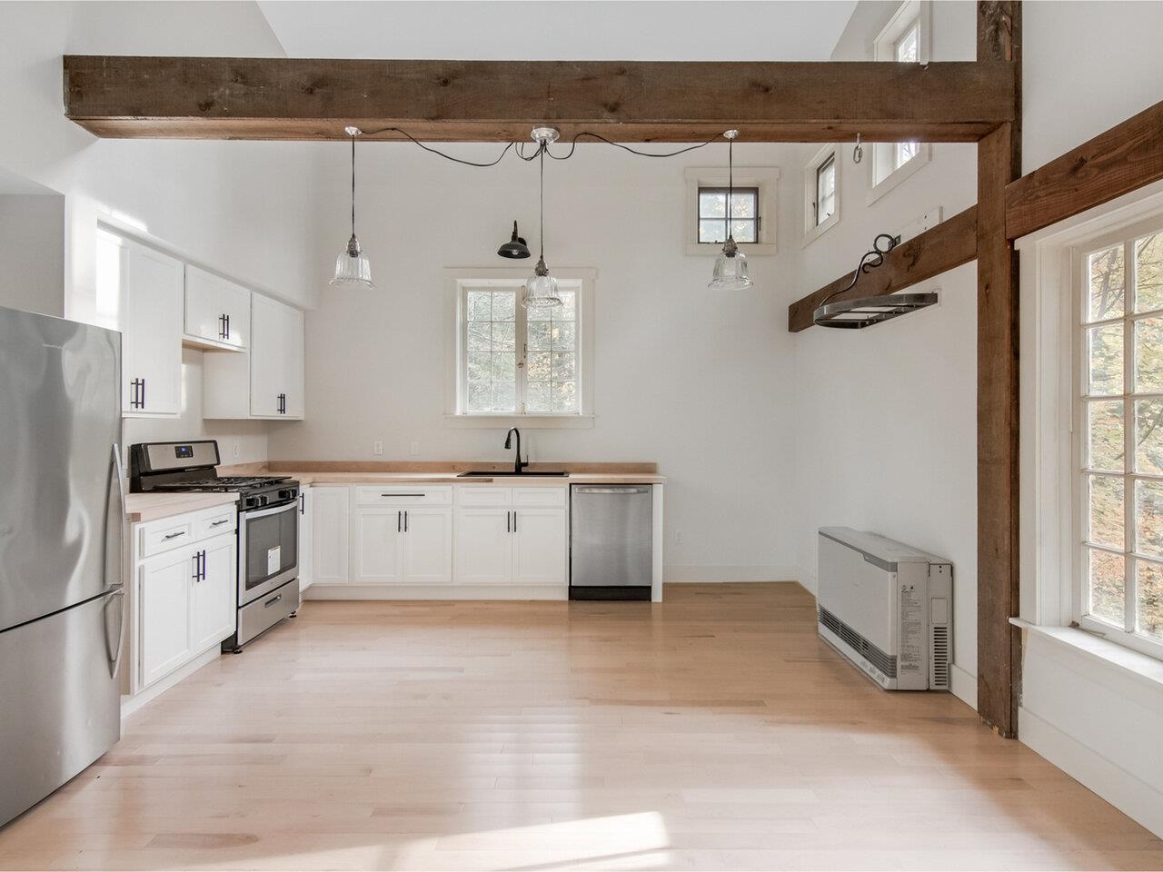 1727 Stage Road Richmond, VT 05477 - Photo 10 of 21