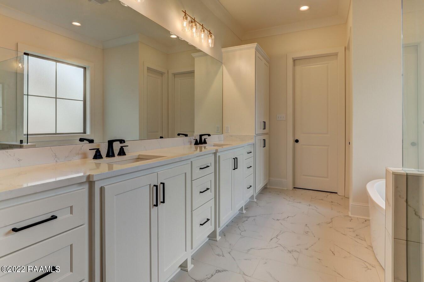 207 Waterhouse Road Carencro, LA 70520 - Photo 20 of 35 Master Bathroom