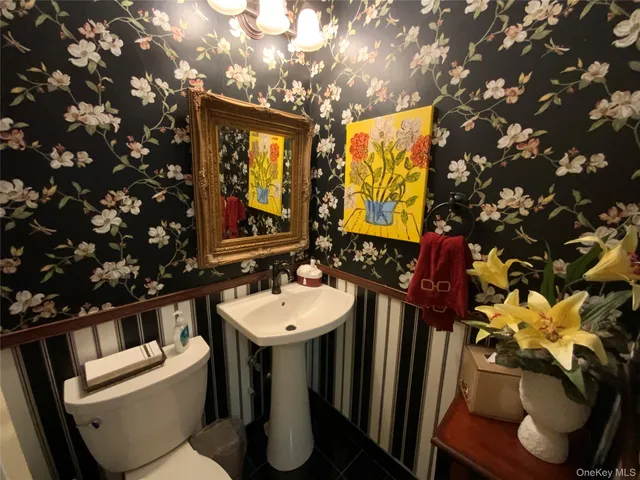 $899,000 | 269 Grand Central Parkway, Unit 16N | Glen Oaks