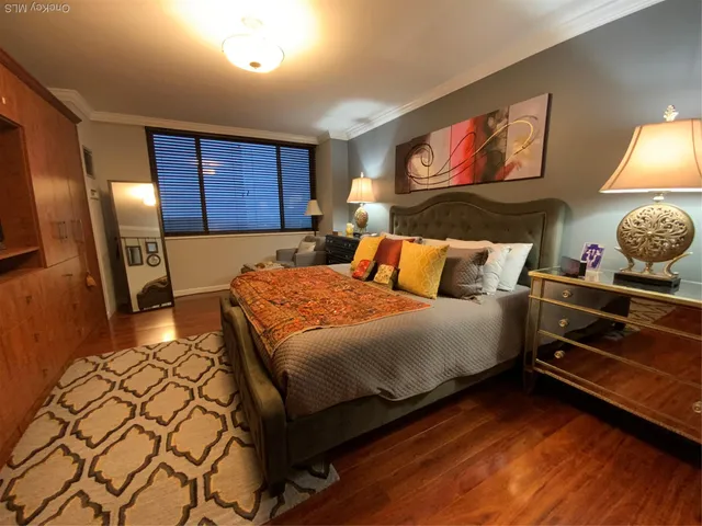 $899,000 | 269 Grand Central Parkway, Unit 16N | Glen Oaks