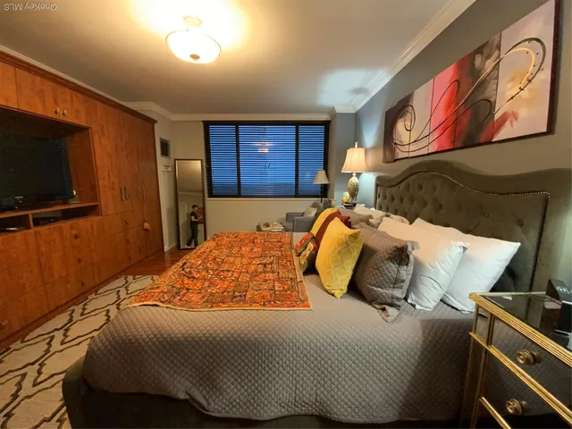 $899,000 | 269 Grand Central Parkway, Unit 16N | Glen Oaks