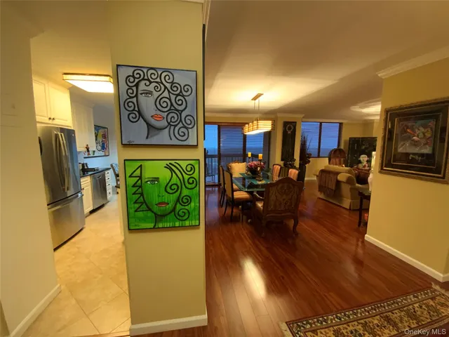 $899,000 | 269 Grand Central Parkway, Unit 16N | Glen Oaks