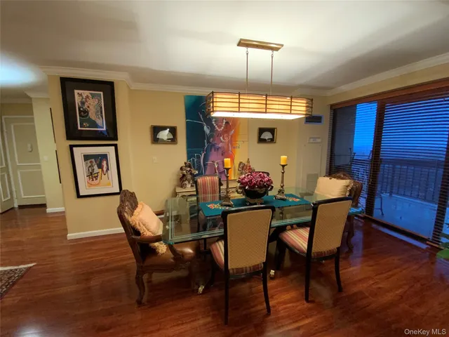 $899,000 | 269 Grand Central Parkway, Unit 16N | Glen Oaks