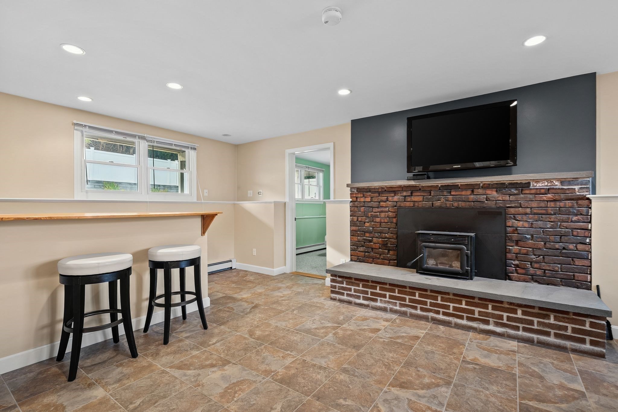 411 Newport Road Hull, MA 02045 - Photo 20 of 40 Gallery Image 20