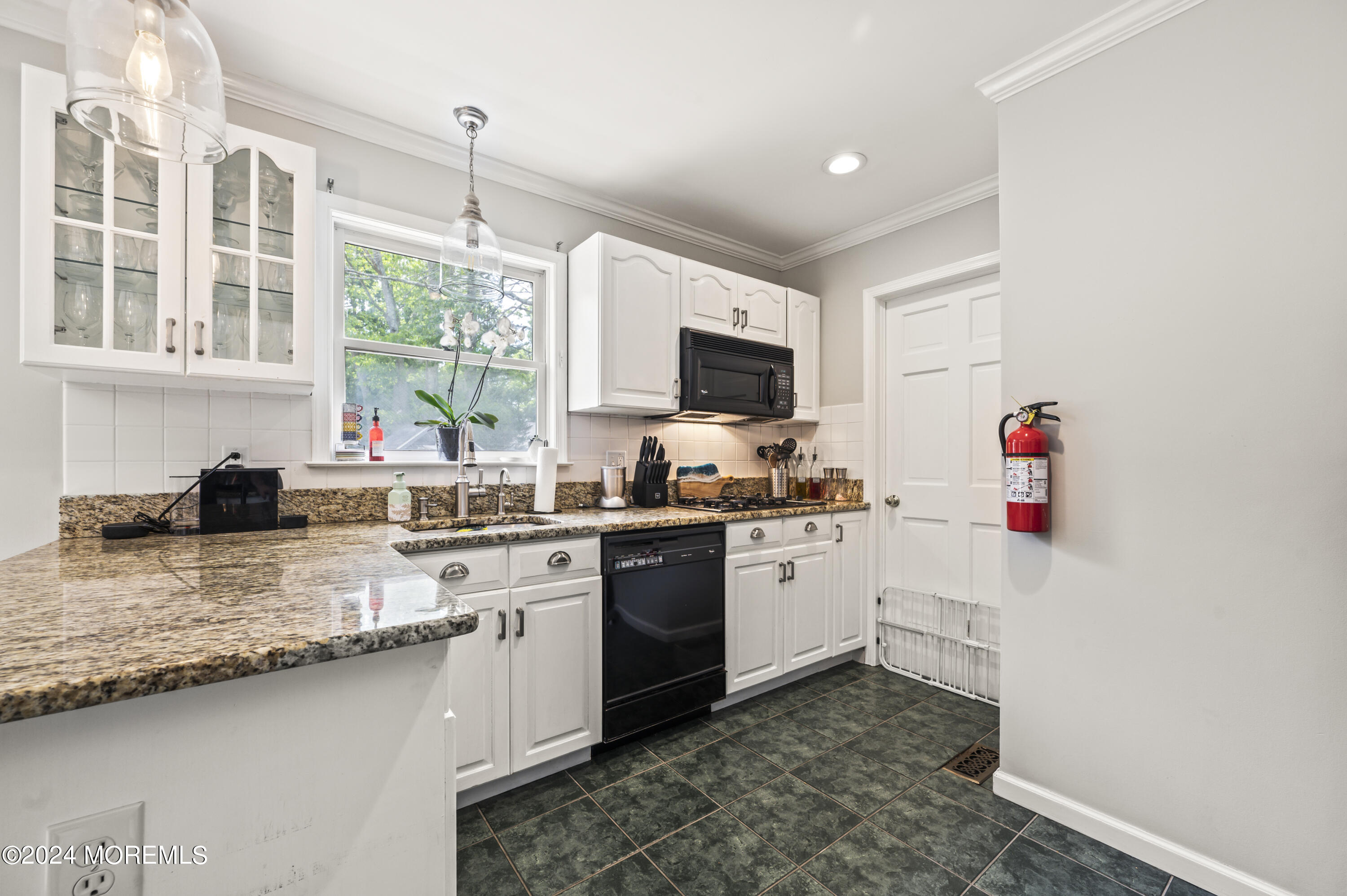 515 Wynnewood Road Forked River, NJ 08731 - Photo 18 of 34 Kitchen 9