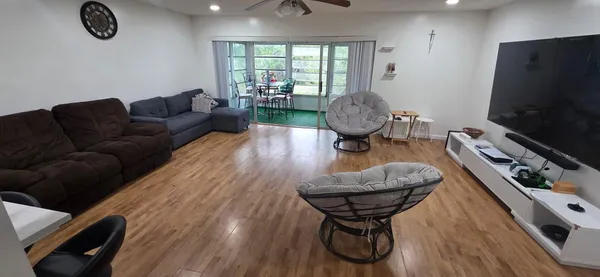 $1,600 | 725 Lori Drive, Unit 204, Palm Springs, FL 33461
