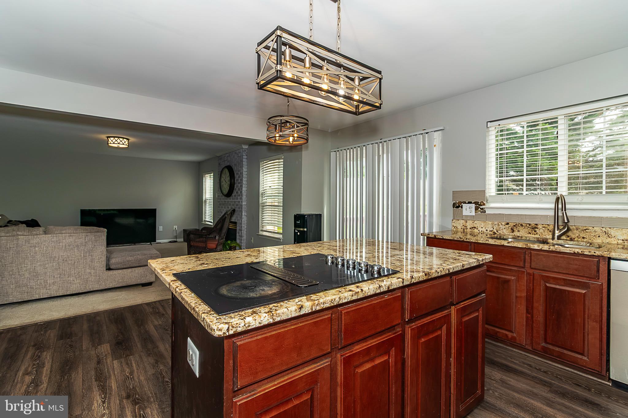15521 Wheatfield Road Woodbridge, VA 22193 - Photo 14 of 39 Kitchen with center island