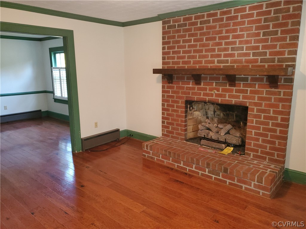 2102 Cooks Landing Road Hayes, VA 23072 - Photo 9 of 23 Living Room.2