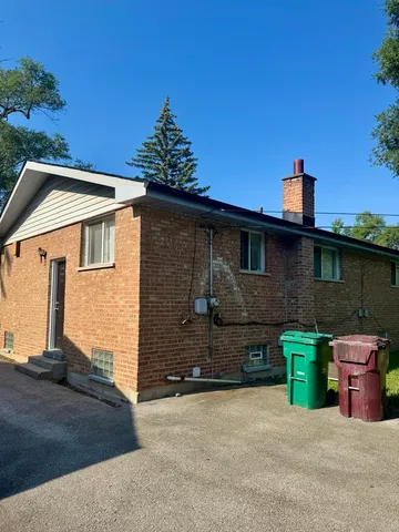 a front view of house with yard