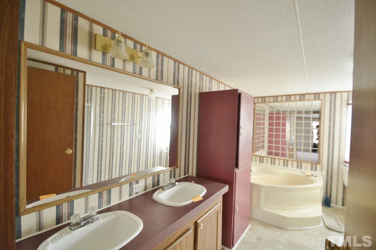 9576 Cherry Grove Road Reidsville, NC 27320 - Photo 9 of 12 Gallery Image 9