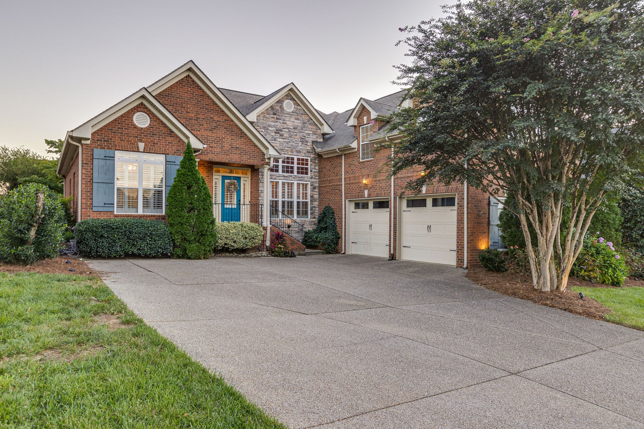1213 White Rock Road Spring Hill, TN 37174 - Photo 2 of 50 front view of a house with a yard
