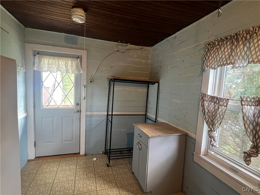 1720 Little York Crossing Road Homer, NY 13077 - Photo 31 of 49 back room/laundry room