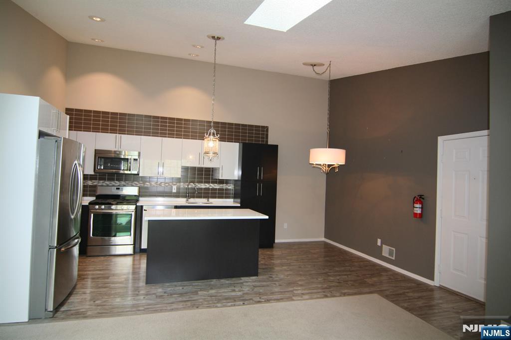 335 Linden Street Mahwah, NJ 07430 - Photo 4 of 15