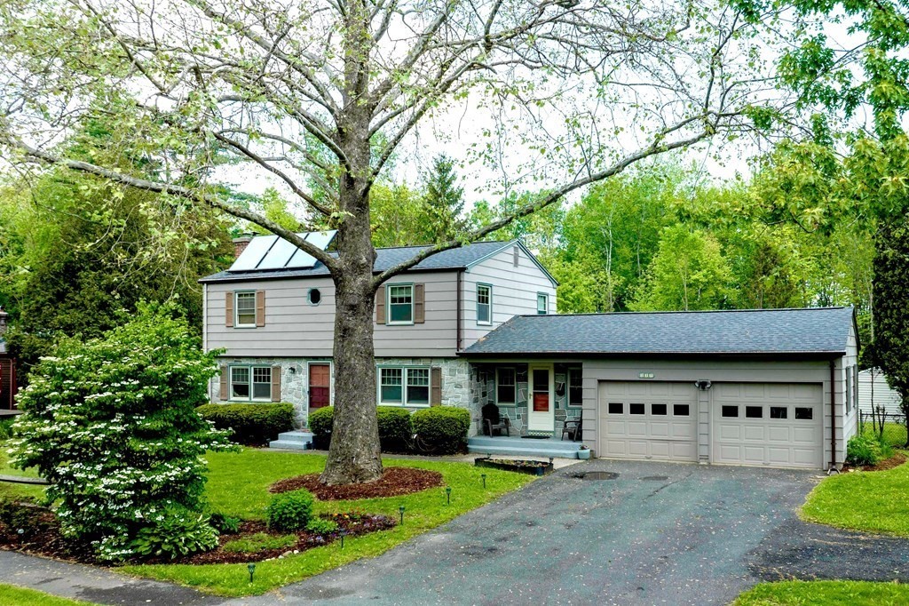 137 Glendale Road Amherst, MA 01002 - Photo 1 of 42 Gallery Image 1